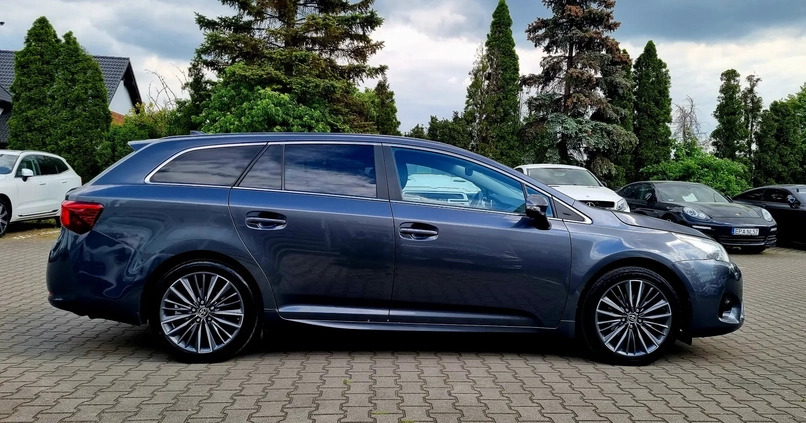 Toyota Avensis cena 63900 przebieg: 133000, rok produkcji 2017 z Kobyłka małe 277